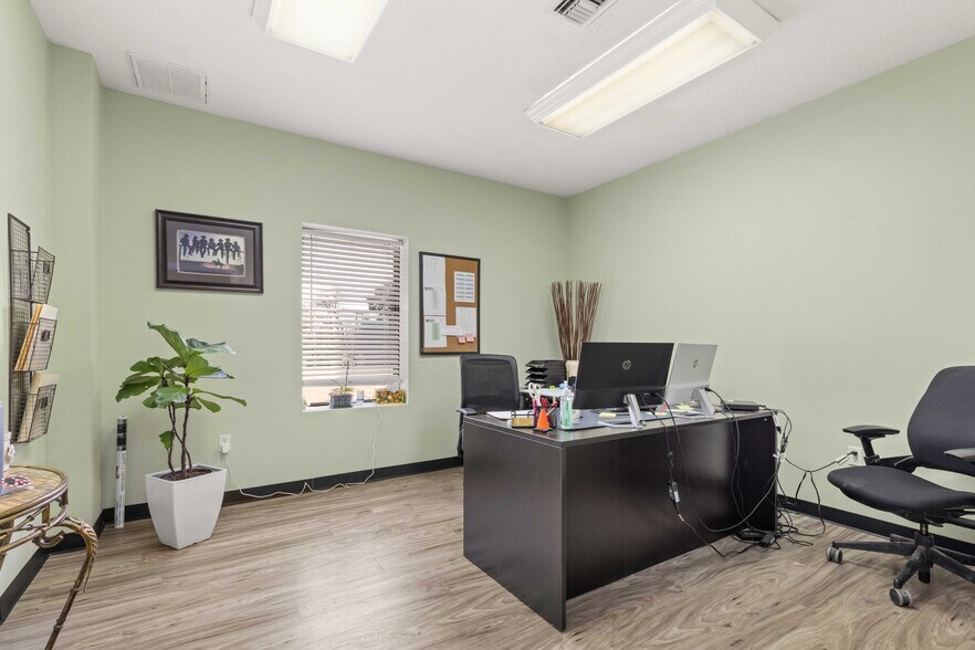 More Photos Of 5252 FM 517 Rd E, Dickinson Flex For Sale