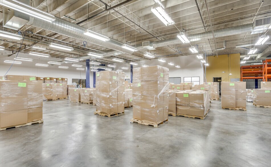 More Photos Of 200 Greenleaf St, Fort Worth Industrial For Sale