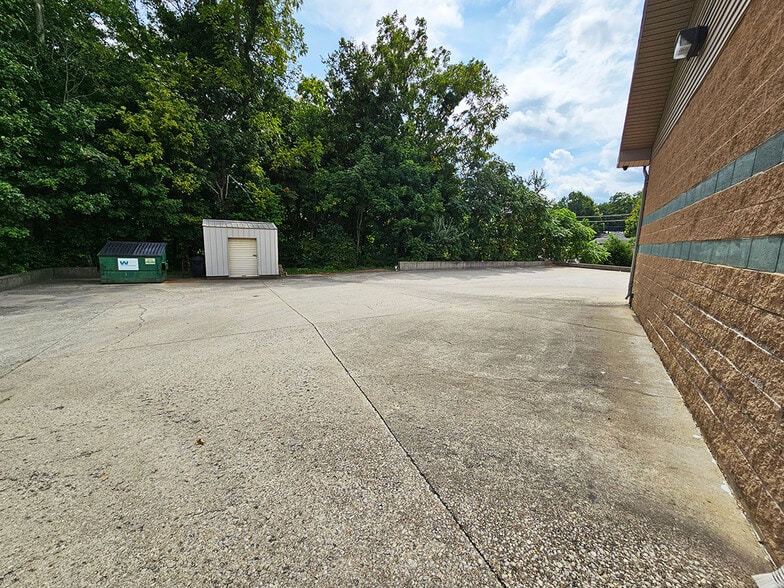 More Photos Of 628 High St, Hillsboro Carwash For Sale