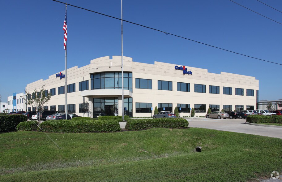 More Photos Of 8400 N Sam Houston Pky W, Houston Office For Lease