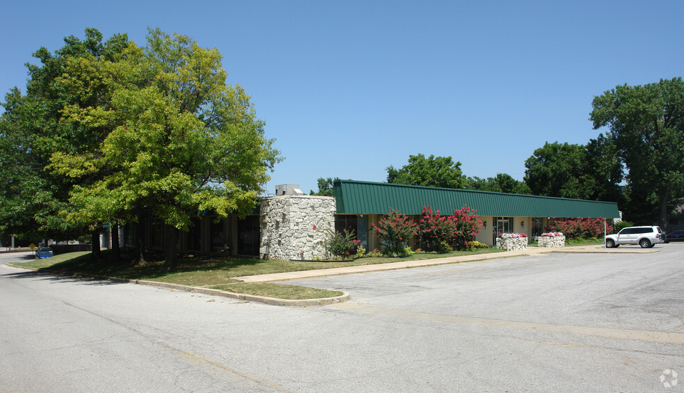 Primary Photo Of 5525 E 51st St, Tulsa Office For Lease