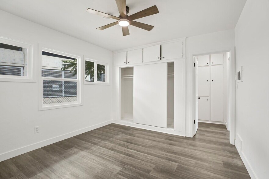 More Photos Of 925 W 84th St, Los Angeles Apartments For Sale