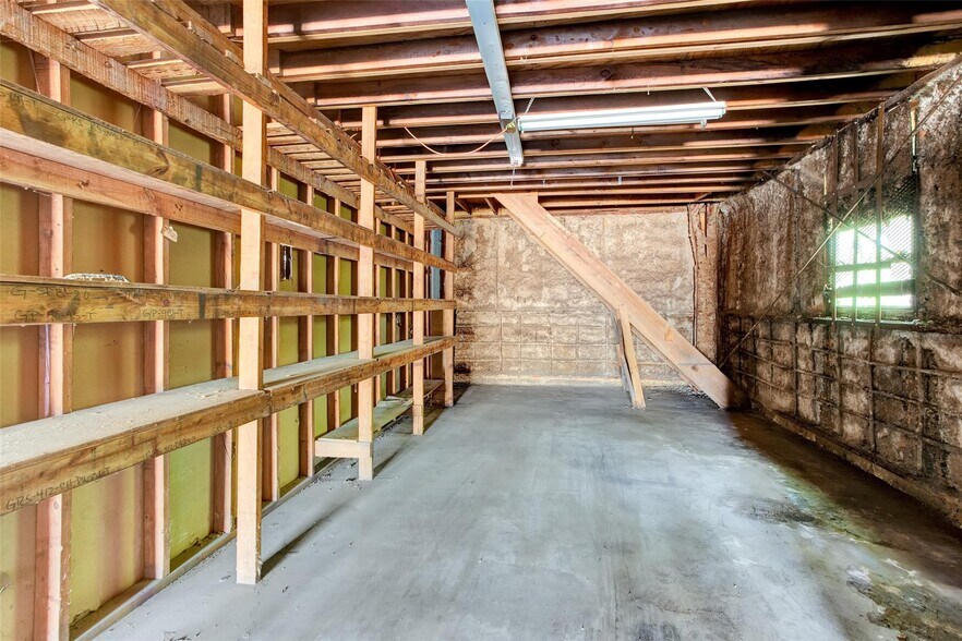 More Photos Of 5626 Texoma Pky, Sherman Industrial For Lease