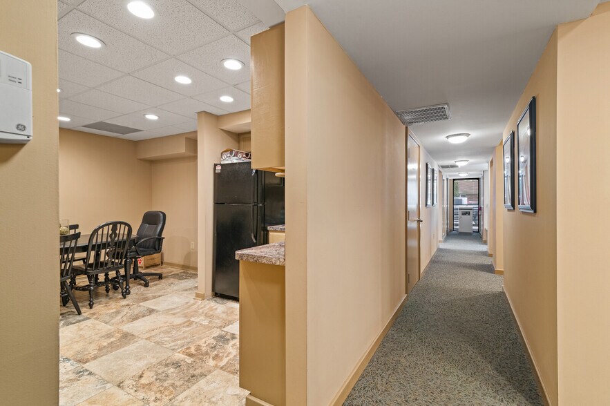 More Photos Of 1326 E Pembroke Ave, Hampton Office For Sale