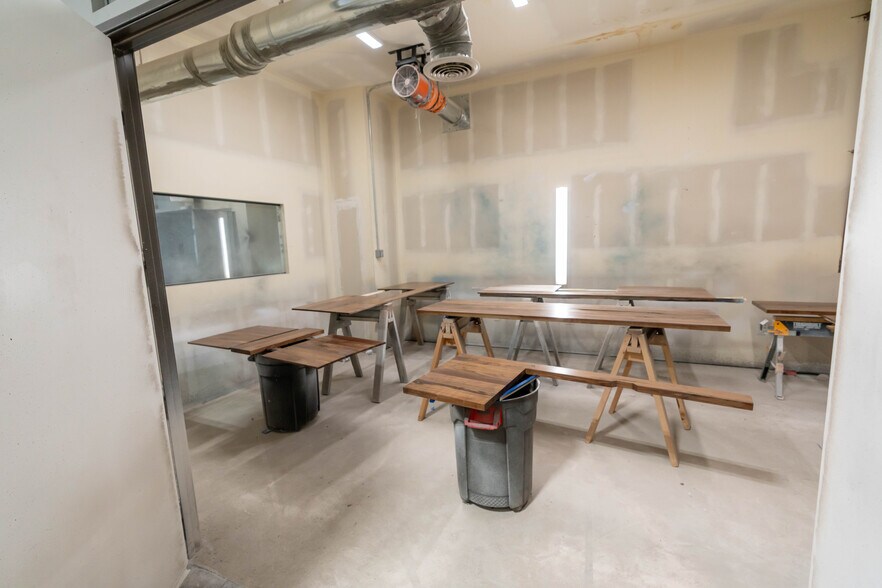 More Photos Of 3000 Airport Dr, Erie Light Manufacturing For Sale