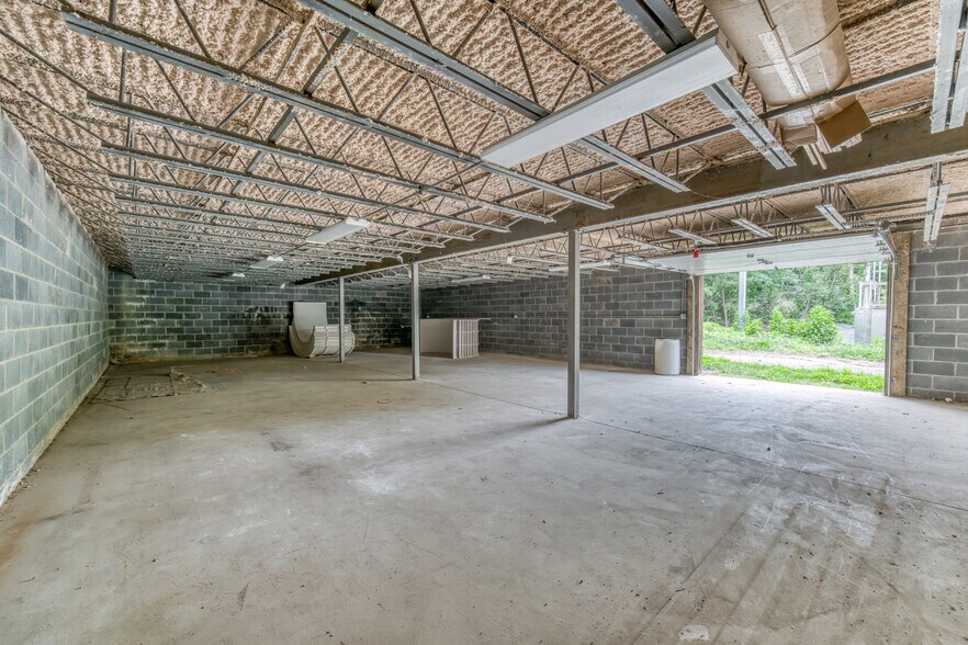 More Photos Of 3545 W Market St, Johnson City Industrial For Sale