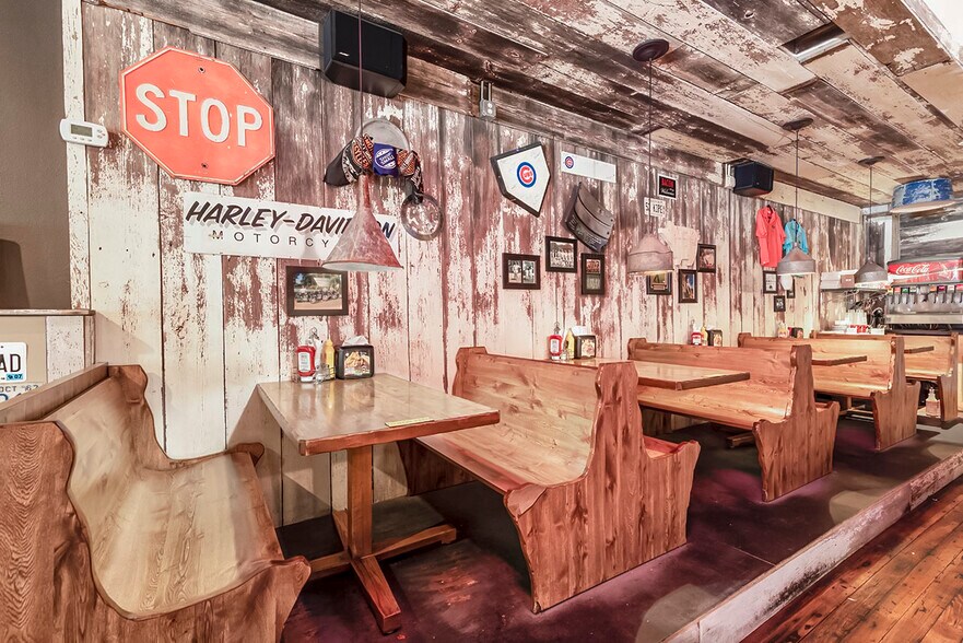 More Photos Of 1607-1609 10th St, Monroe General Retail For Sale