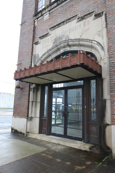 More Photos Of 811 5th Ave, Birmingham Unknown For Lease