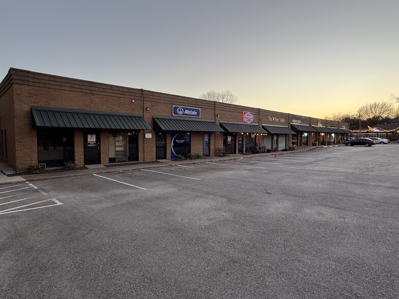 Primary Photo Of 190 W Main St, Lewisville General Retail For Lease