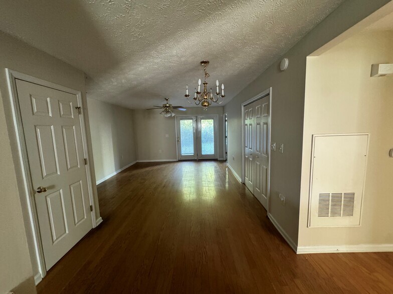 More Photos Of 301-307 Hinsdale Ave, Fayetteville Apartments For Sale