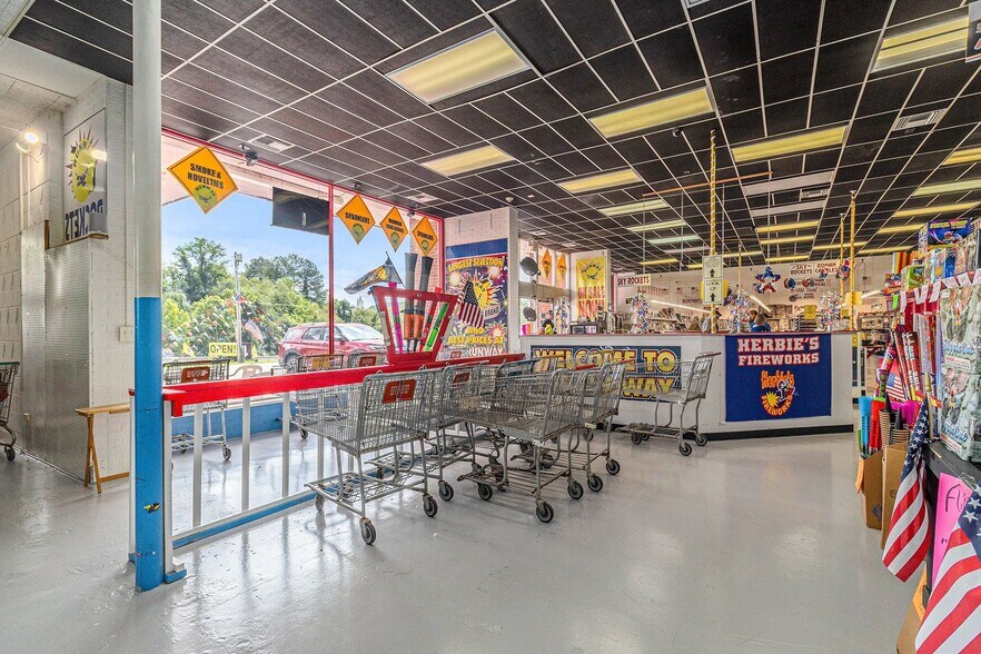 More Photos Of 625 Ocoee St, Copperhill Freestanding For Sale