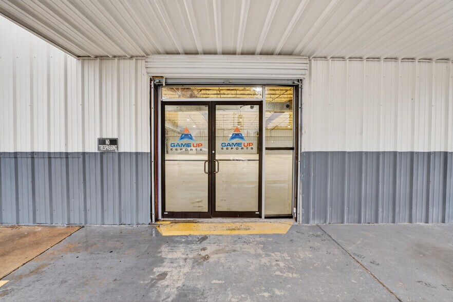 More Photos Of 2606 Cherry Brook Ln, Pasadena Warehouse For Sale