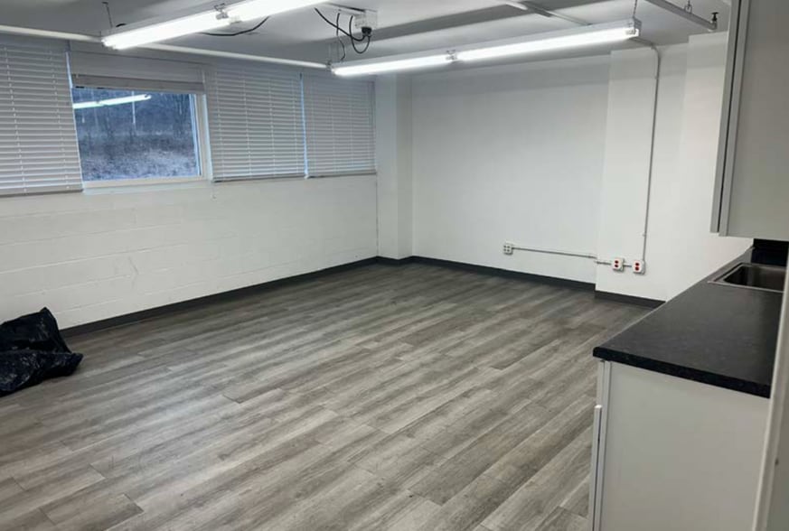 More Photos Of 2331 Terhune Aly, Cincinnati Warehouse For Lease