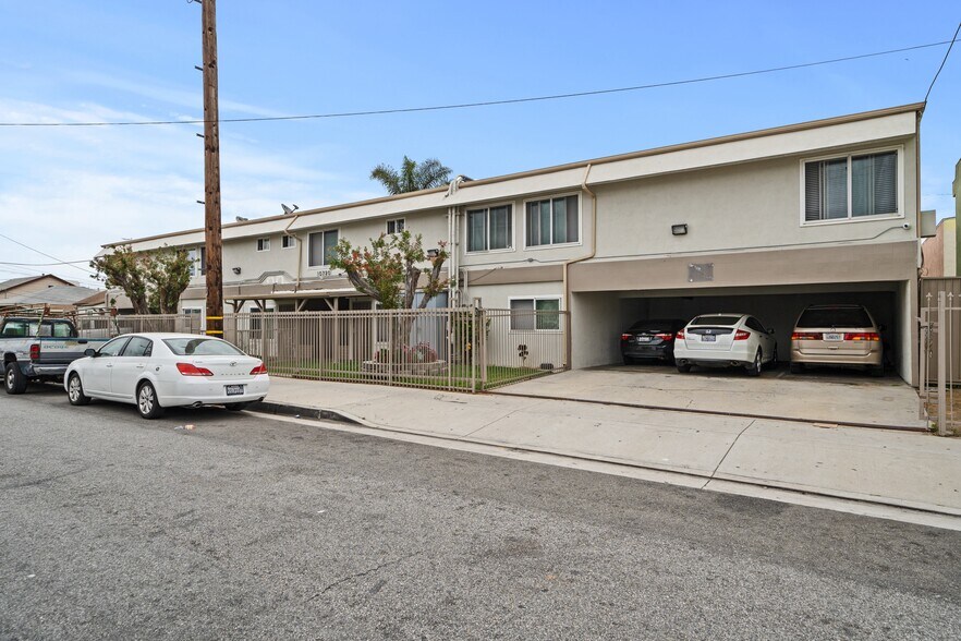 Primary Photo Of 10720 Burin Ave, Lennox Apartments For Sale