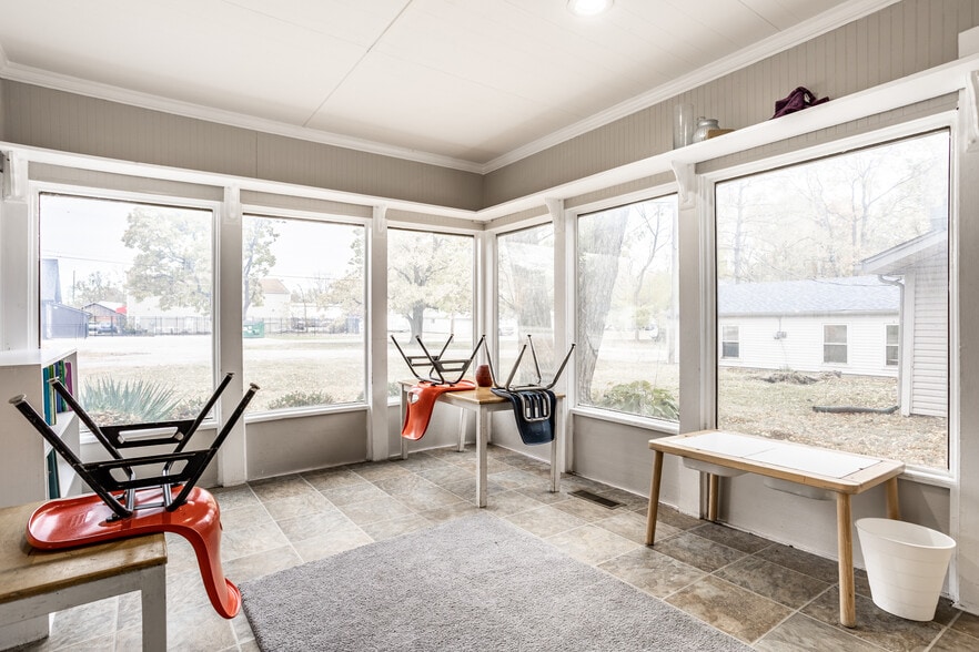 More Photos Of 7507 Michigan Rd, Indianapolis Daycare Center For Sale