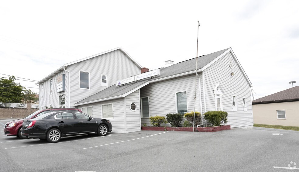 More Photos Of 360 Goucher St, Johnstown Medical For Lease