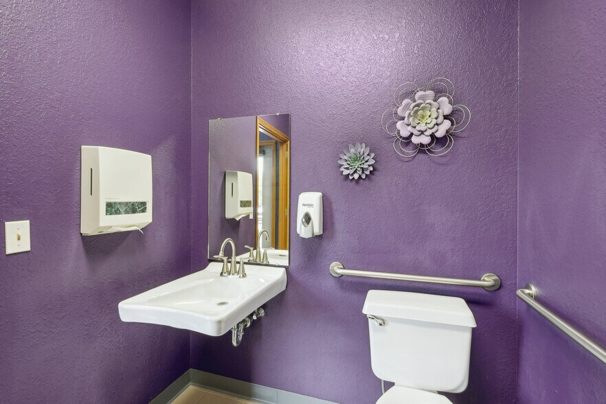 More Photos Of 819 Southwestern Run, Youngstown Medical For Sale