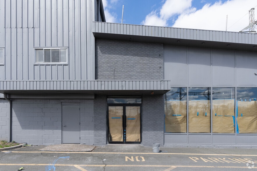 More Photos Of 501 Industry Rd, Staten Island Warehouse For Sale