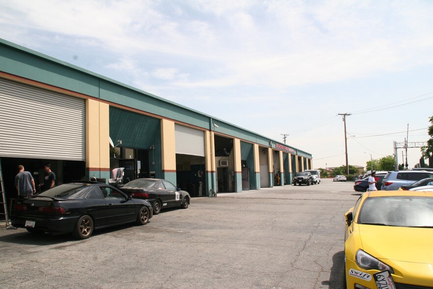 More Photos Of 9237 Lower Azusa Rd, Temple City Warehouse For Lease