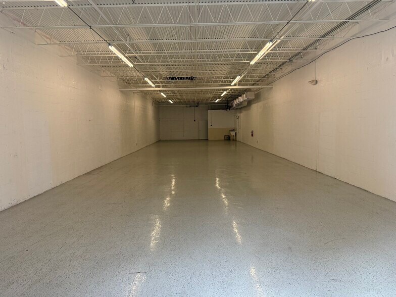 More Photos Of 2701 NE 4th Ave, Pompano Beach Warehouse For Lease