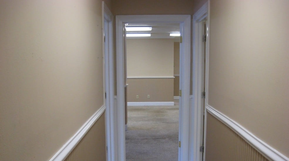 More Photos Of 8400-8420 Abercorn St, Savannah Medical For Lease