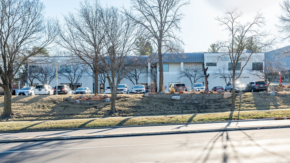More Photos Of 1701 22nd St, West Des Moines Medical For Lease