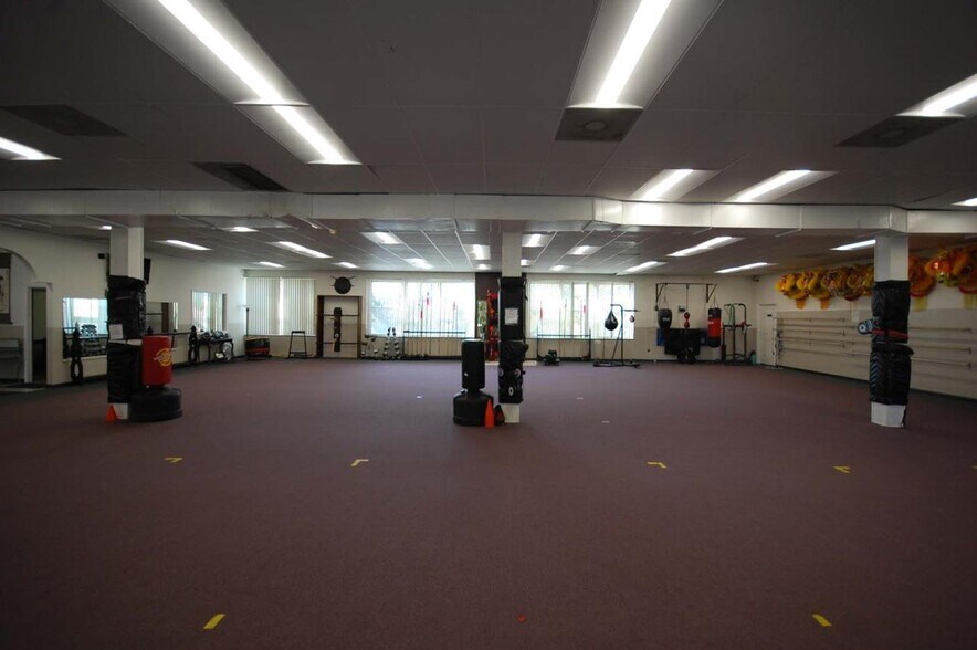 More Photos Of 10730 Connecticut Ave, Kensington Storefront Retail Office For Sale