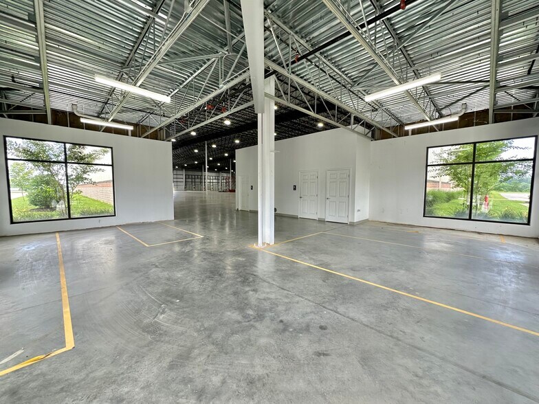 More Photos Of 1521 Mountain Rd, Andersonville Distribution For Lease