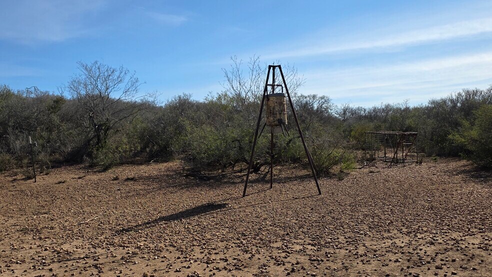 More Photos Of 00 County Road 7563, Devine Land For Sale