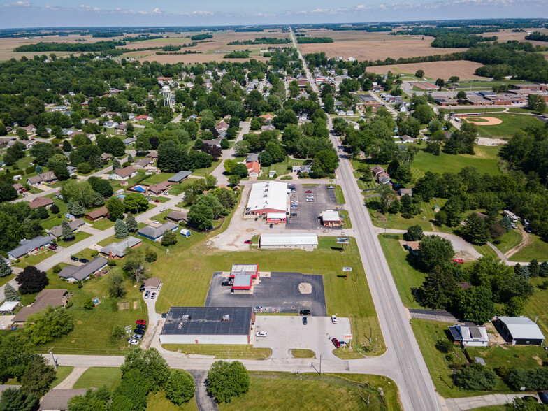 Primary Photo Of 366 W Main St, Rossville Drugstore For Lease