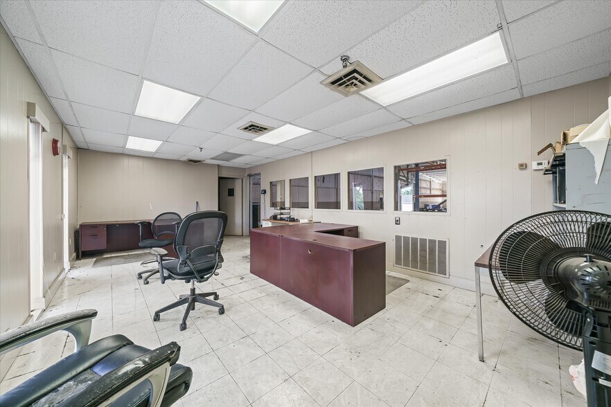 More Photos Of 119 N Main St, Byrdstown Manufacturing For Sale