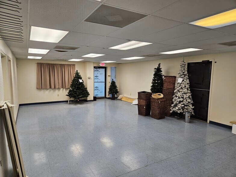 More Photos Of 1101 Putman Dr NW, Huntsville Warehouse For Sale