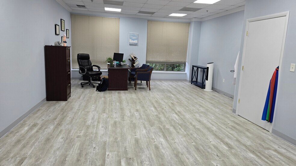 More Photos Of 44335 Premier Plz, Ashburn Medical For Sale