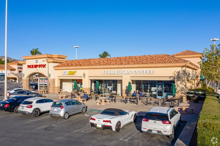 More Photos Of Rinaldi St, Northridge Unknown For Lease