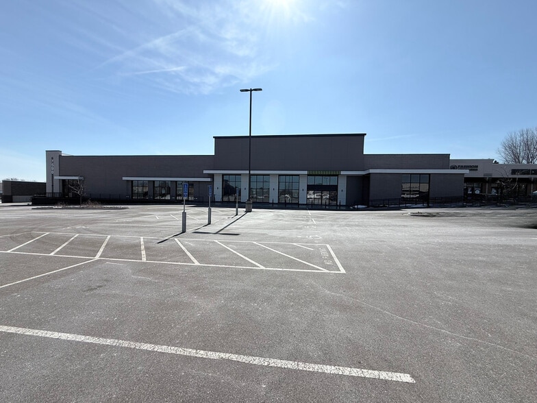 More Photos Of 7622-7636 160th St W, Lakeville General Retail For Lease