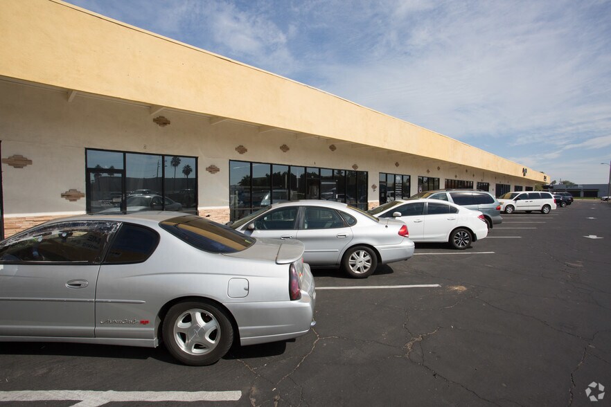 More Photos Of 2200 N Scottsdale Rd, Scottsdale Freestanding For Lease