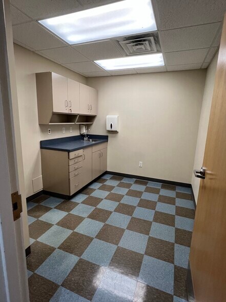 More Photos Of 2 Lorenz Industrial Pky, Ledyard Distribution For Lease