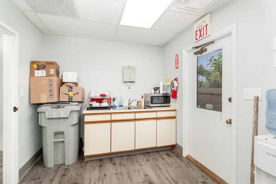 More Photos Of 2751 Blue Rock Rd, Cincinnati Medical For Sale