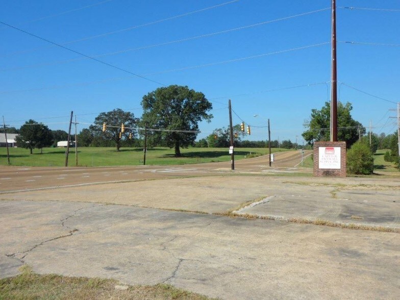 3924 W Northside Dr, Jackson, MS 39209 Retail For Lease