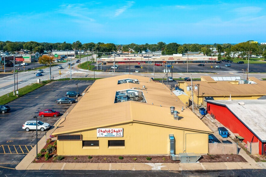 More Photos Of 305-315 W 10th Ave, Milan General Retail For Sale