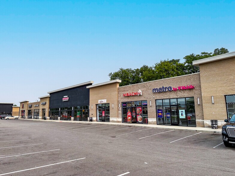 More Photos Of 2005-2201 E 8 Mile Rd, Warren Unknown For Lease