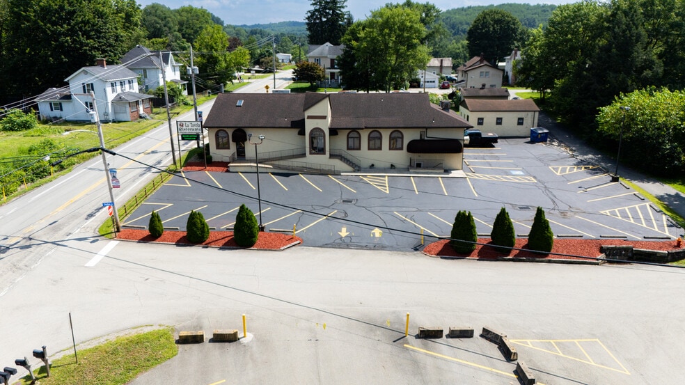 More Photos Of 400 S Center Ave, New Stanton Restaurant For Sale