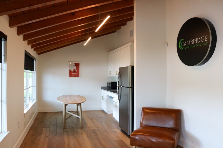 More Photos Of 7081 Heuermann Rd, San Antonio Office For Sale