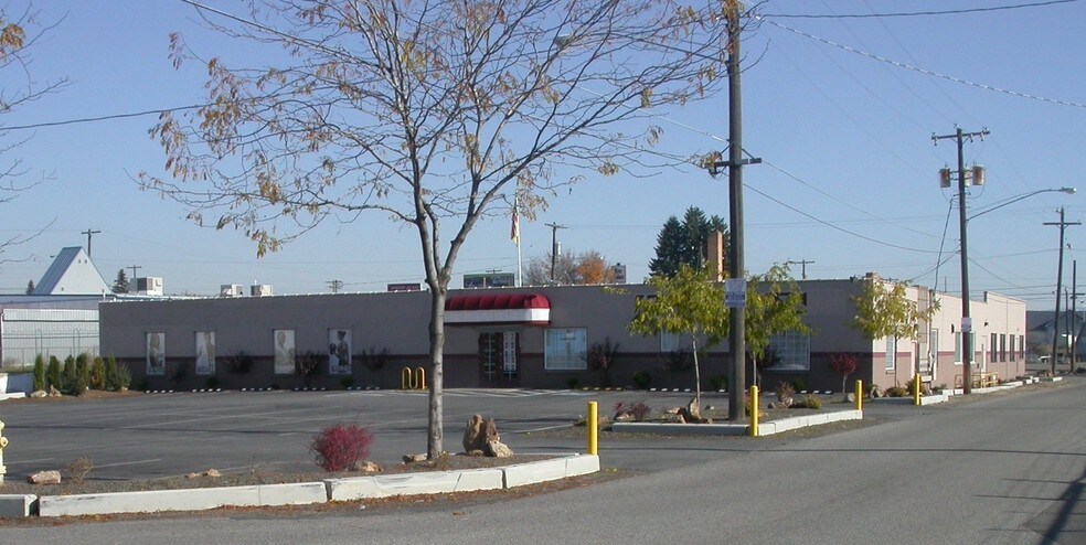More Photos Of 11805 E 1st Ave, Spokane Valley Freestanding For Lease