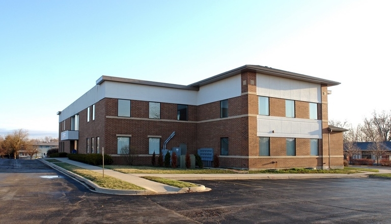 Primary Photo Of 550 E Boughton Rd, Bolingbrook Medical For Lease