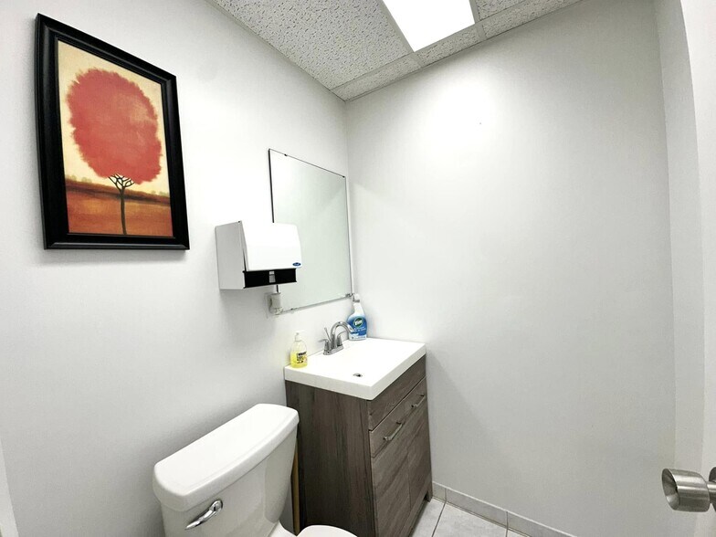 More Photos Of 400 Esna Park Dr, Markham Warehouse For Sale