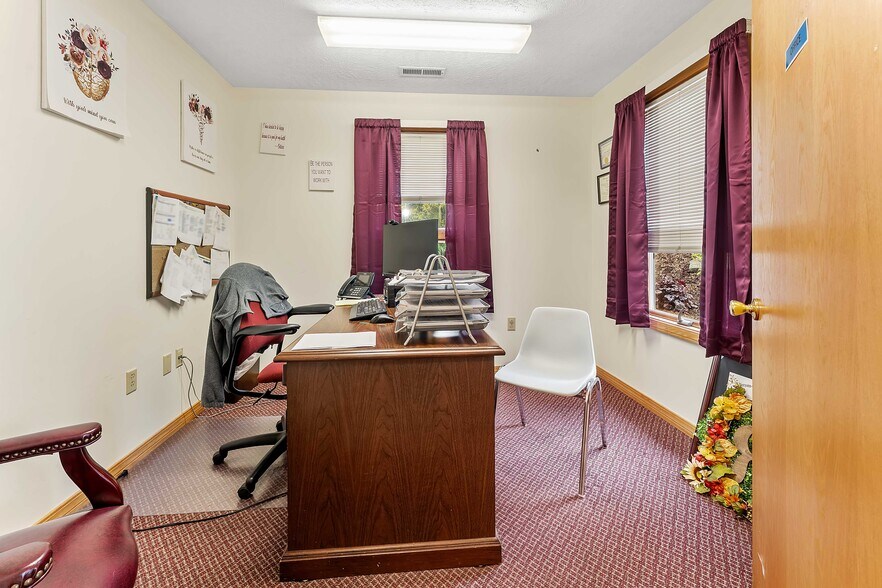 More Photos Of 725 N Pike St, Grafton Office For Sale