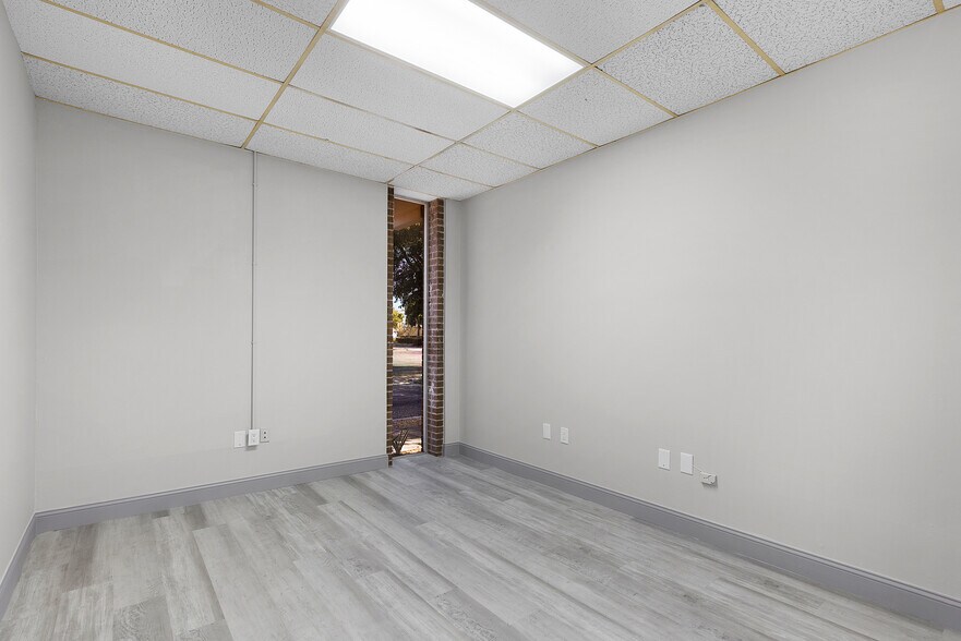 More Photos Of , Fort Myers Office For Sale