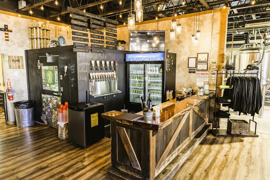 More Photos Of 192 Main St, Winston Bar For Sale