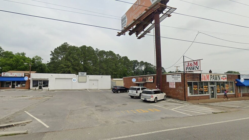 Primary Photo Of 5821 Lee Hwy, Chattanooga General Retail For Sale